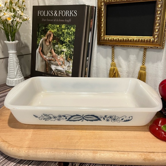 VINTAGE GLASSBAKE Blue Floral Rectangular Baking Dish - Picture 1 of 6